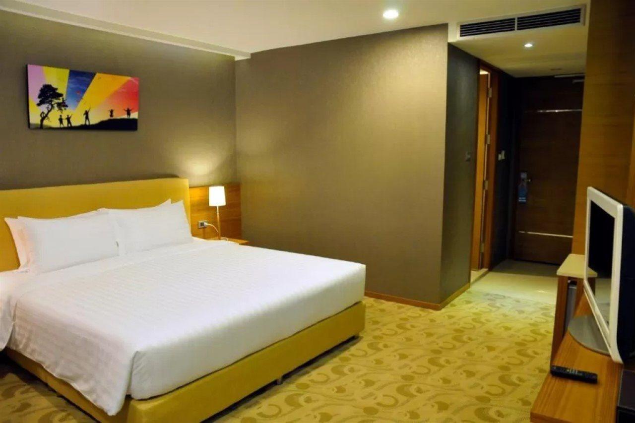 The Moonite Boutique Hotel Bangkok Esterno foto