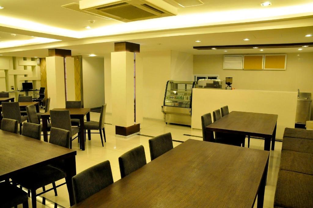 The Moonite Boutique Hotel Bangkok Esterno foto