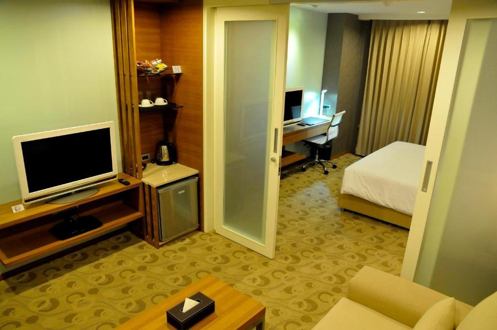 The Moonite Boutique Hotel Bangkok Esterno foto