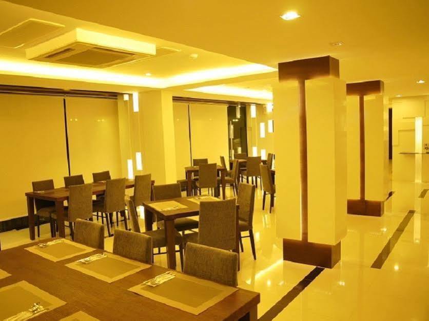 The Moonite Boutique Hotel Bangkok Esterno foto
