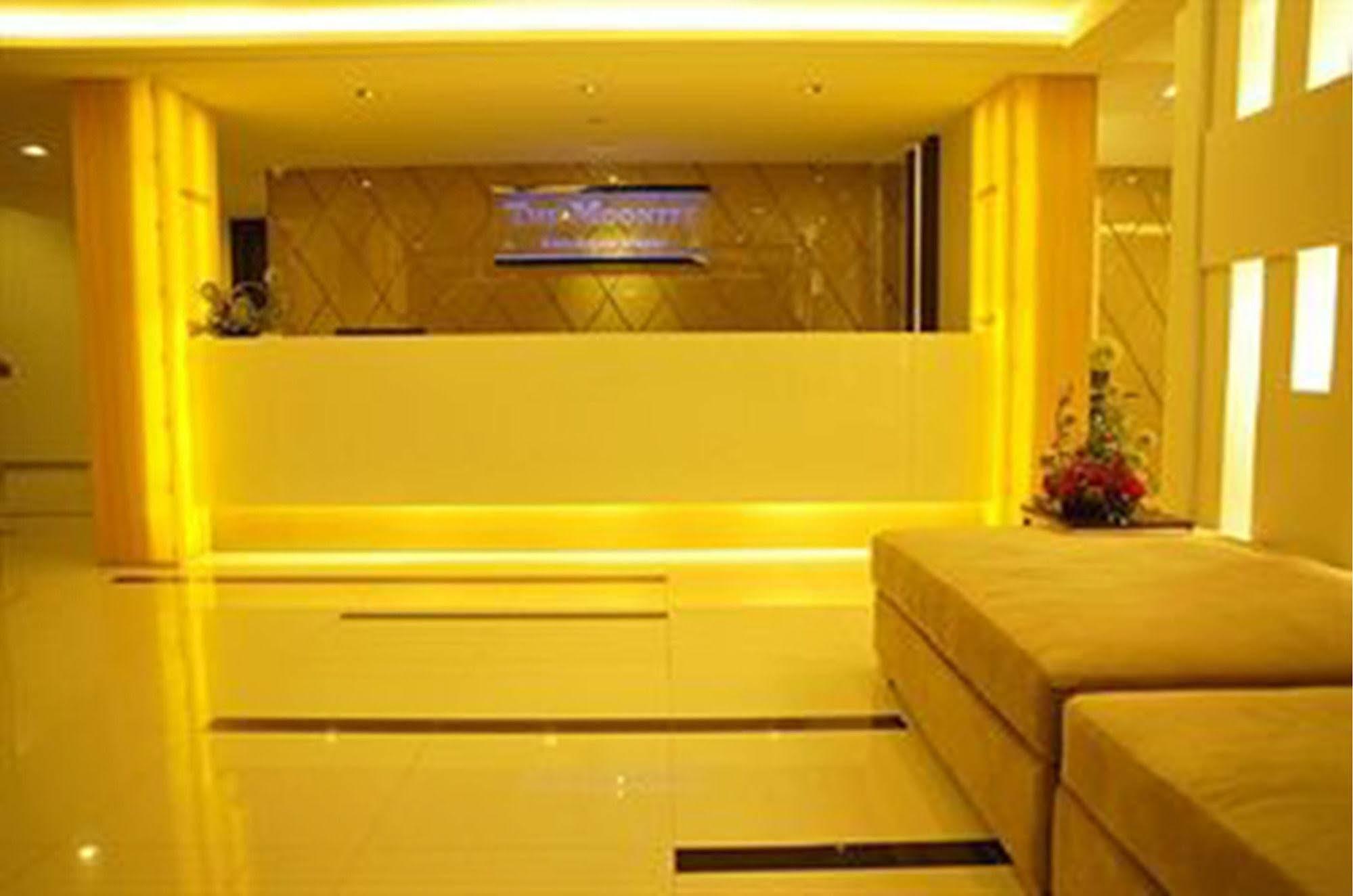 The Moonite Boutique Hotel Bangkok Esterno foto