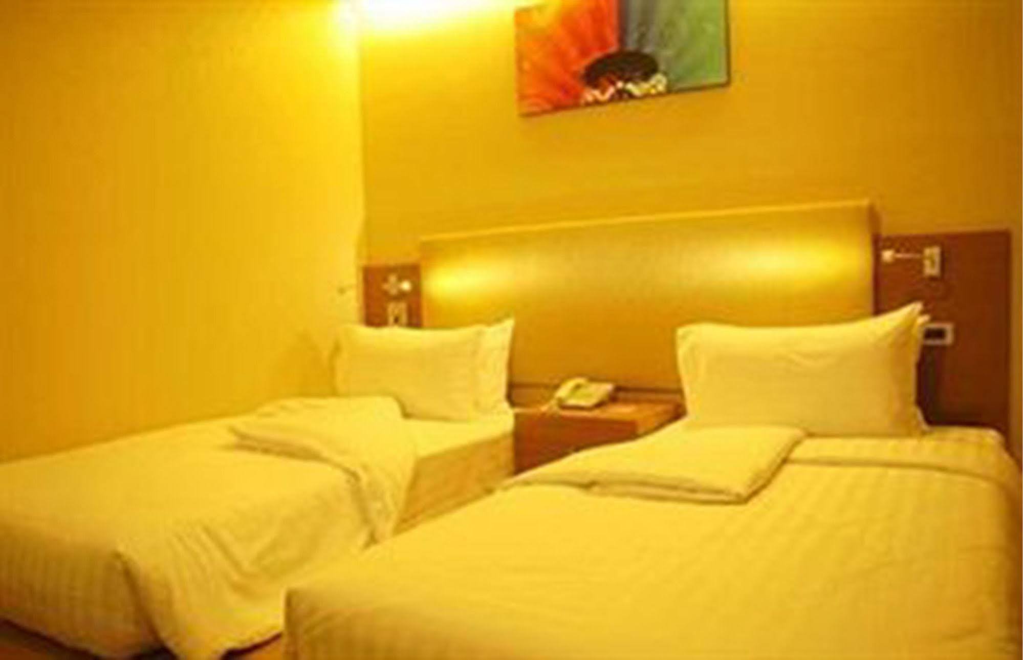 The Moonite Boutique Hotel Bangkok Esterno foto