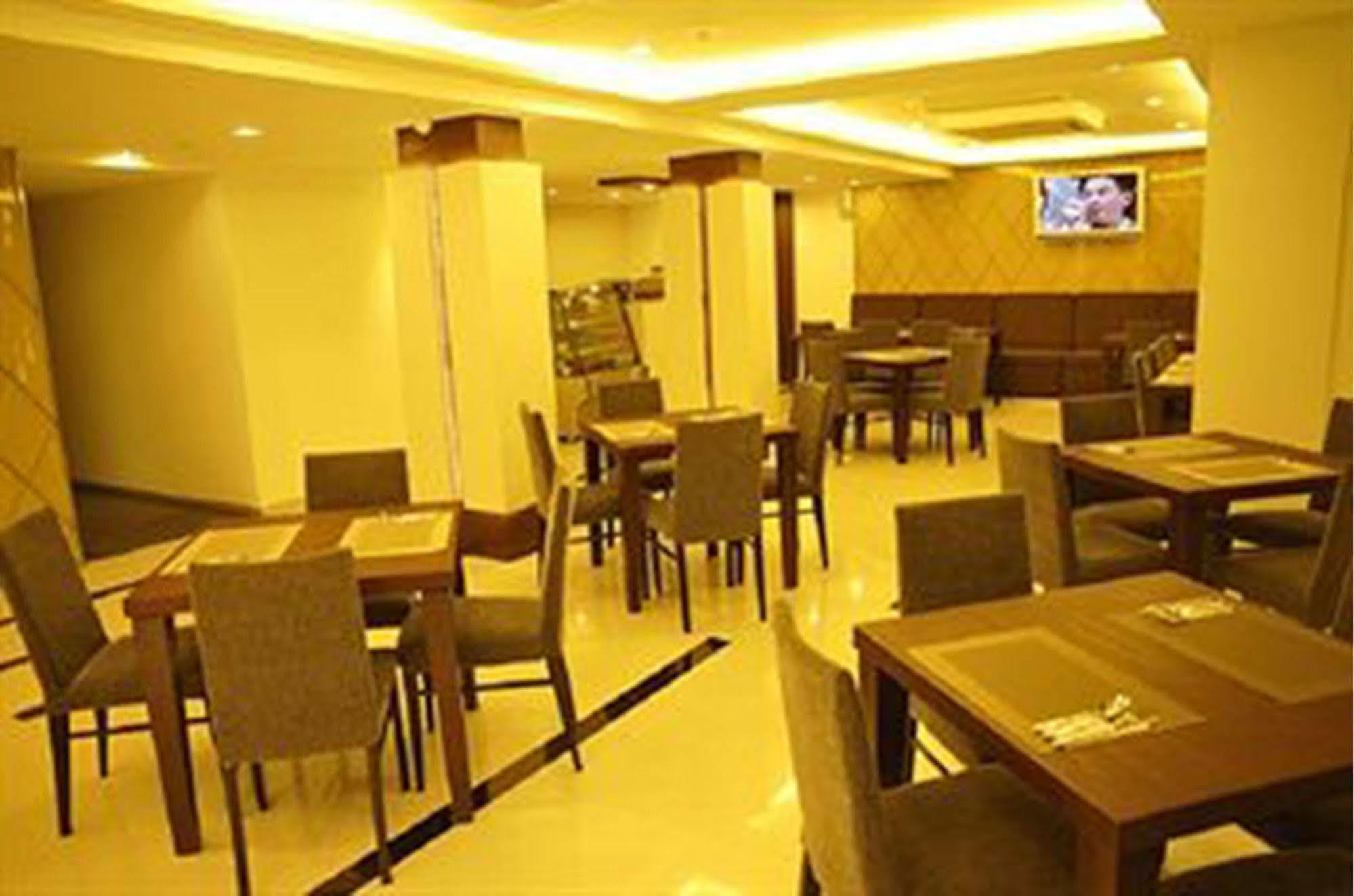 The Moonite Boutique Hotel Bangkok Esterno foto